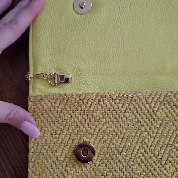 Yellow clutch - Picture 3 of 6